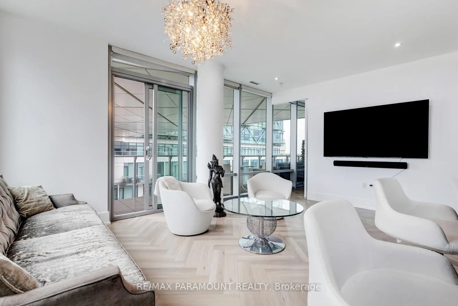 39 Queens Quay E, #1101