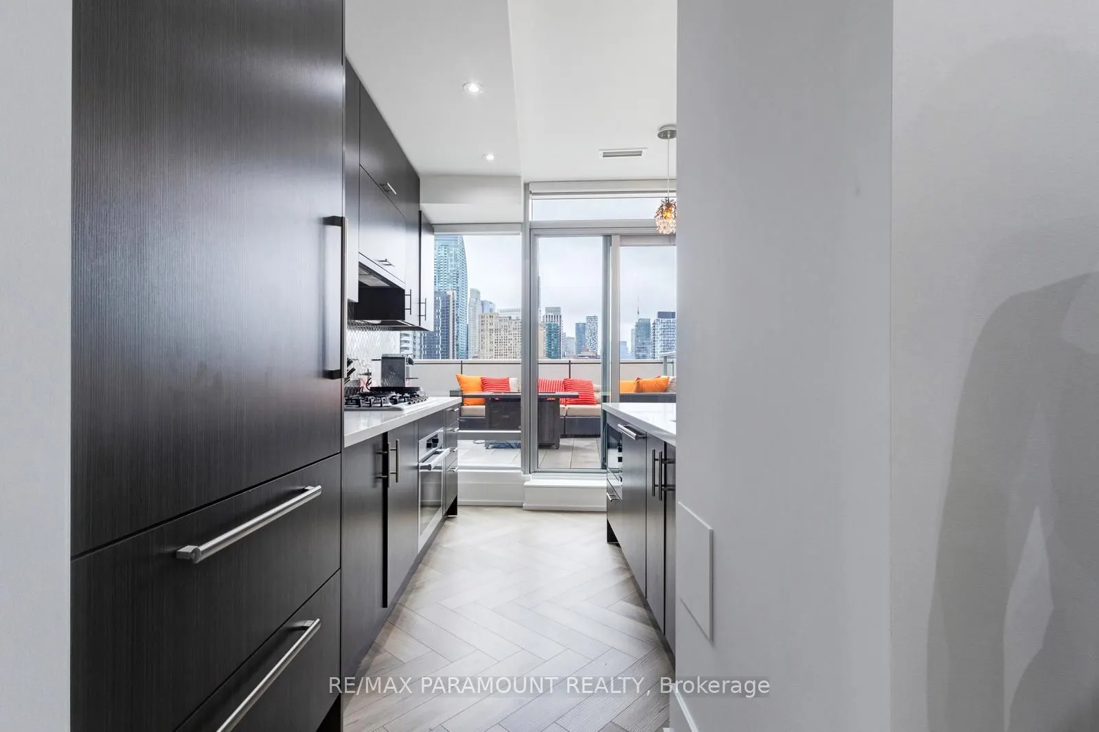 39 Queens Quay E, #1101