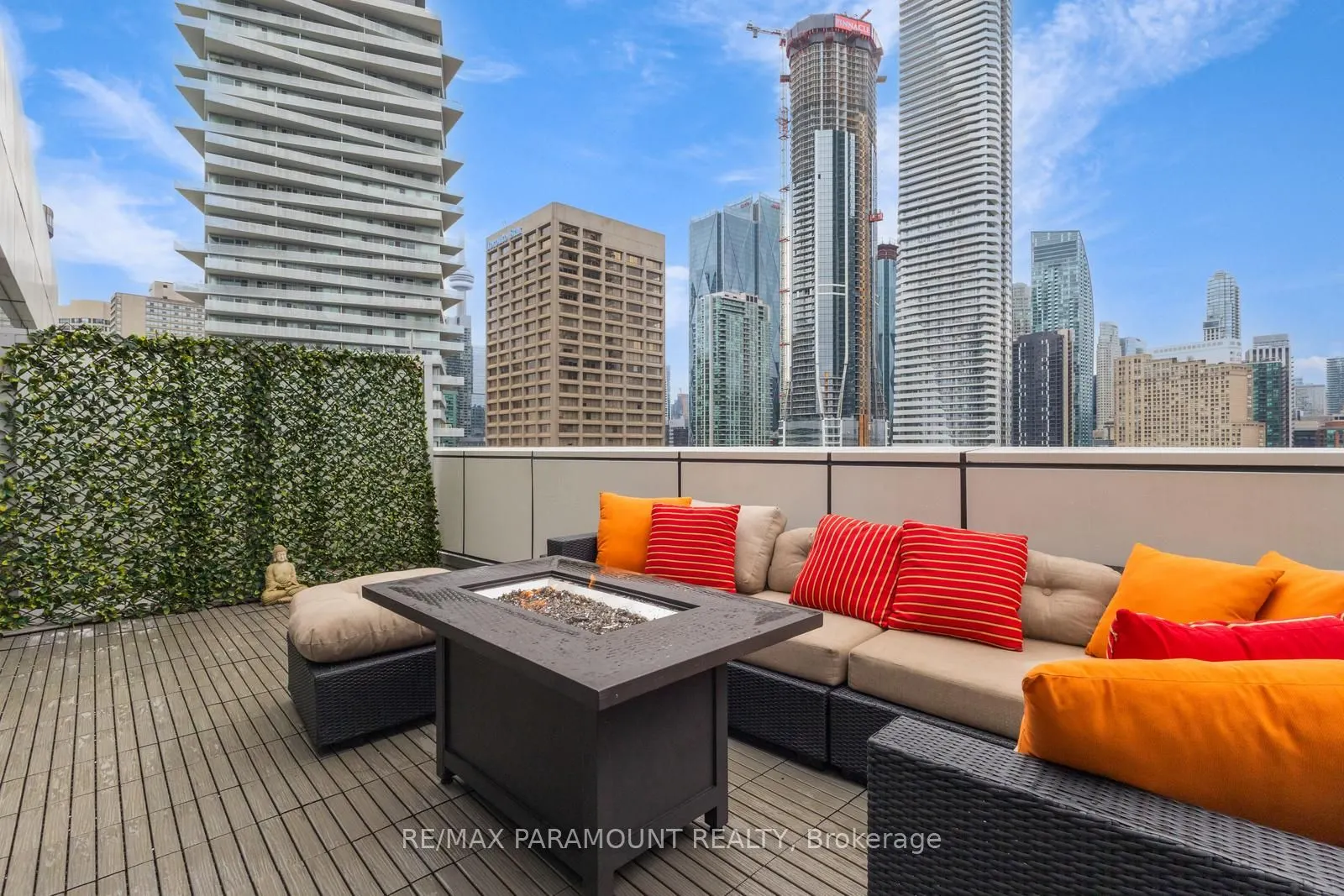39 Queens Quay E, #1101