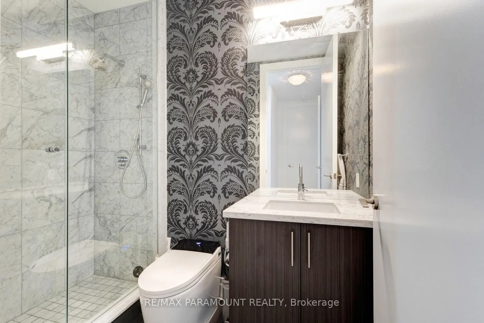 39 Queens Quay E, #1101