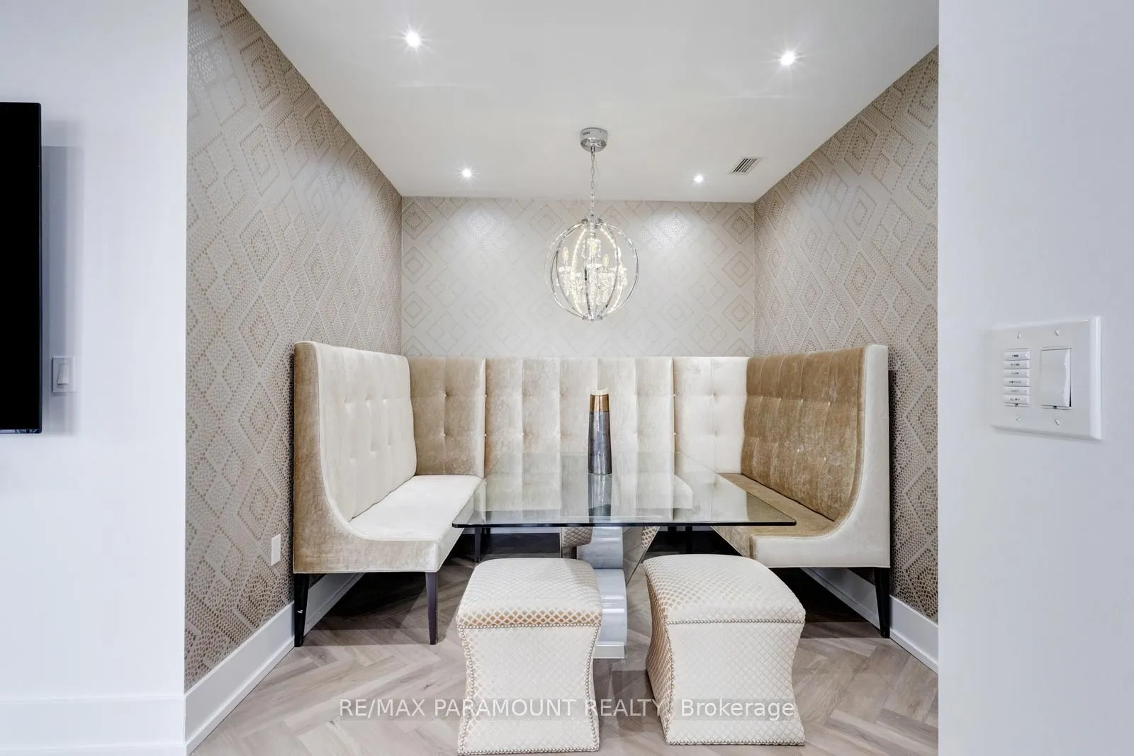39 Queens Quay E, #1101