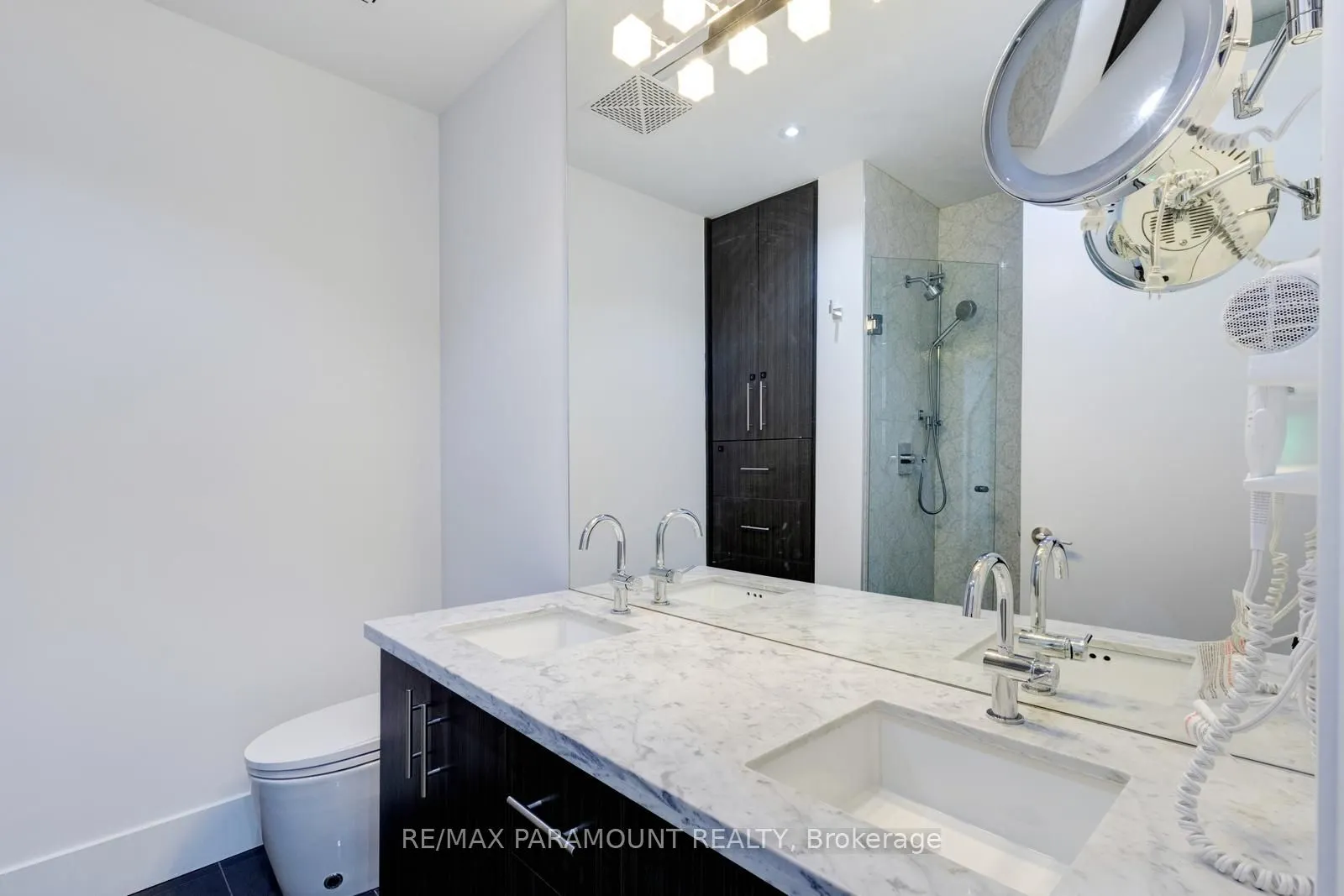 39 Queens Quay E, #1101
