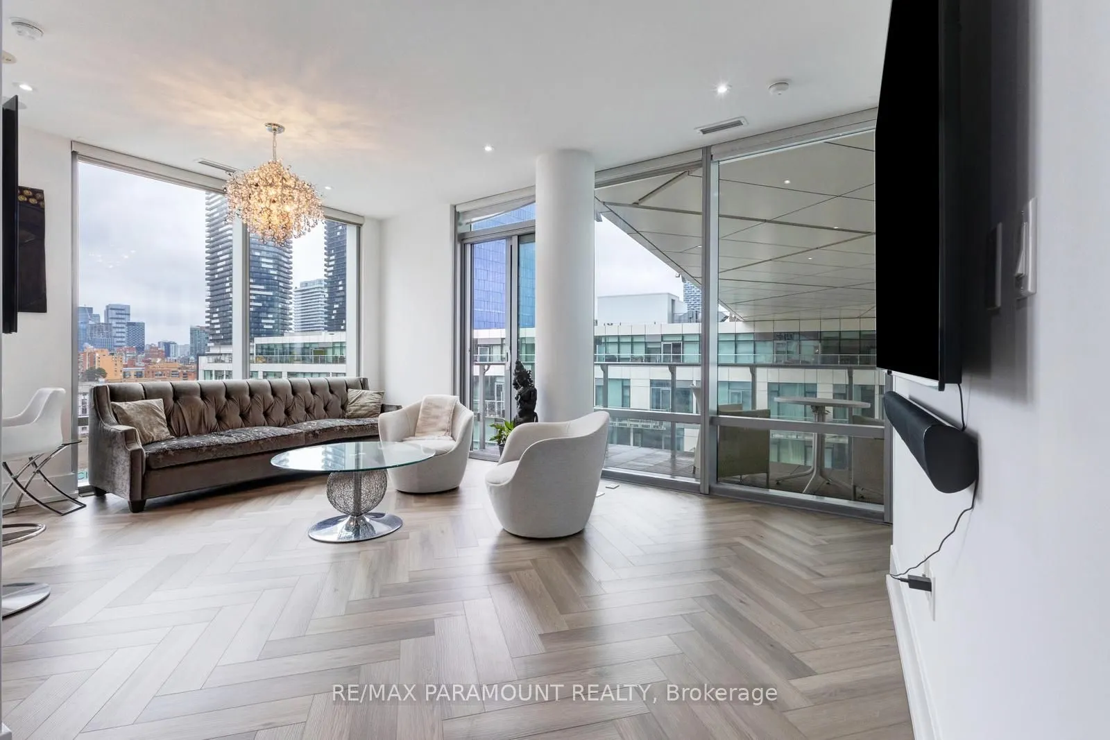 39 Queens Quay E, #1101