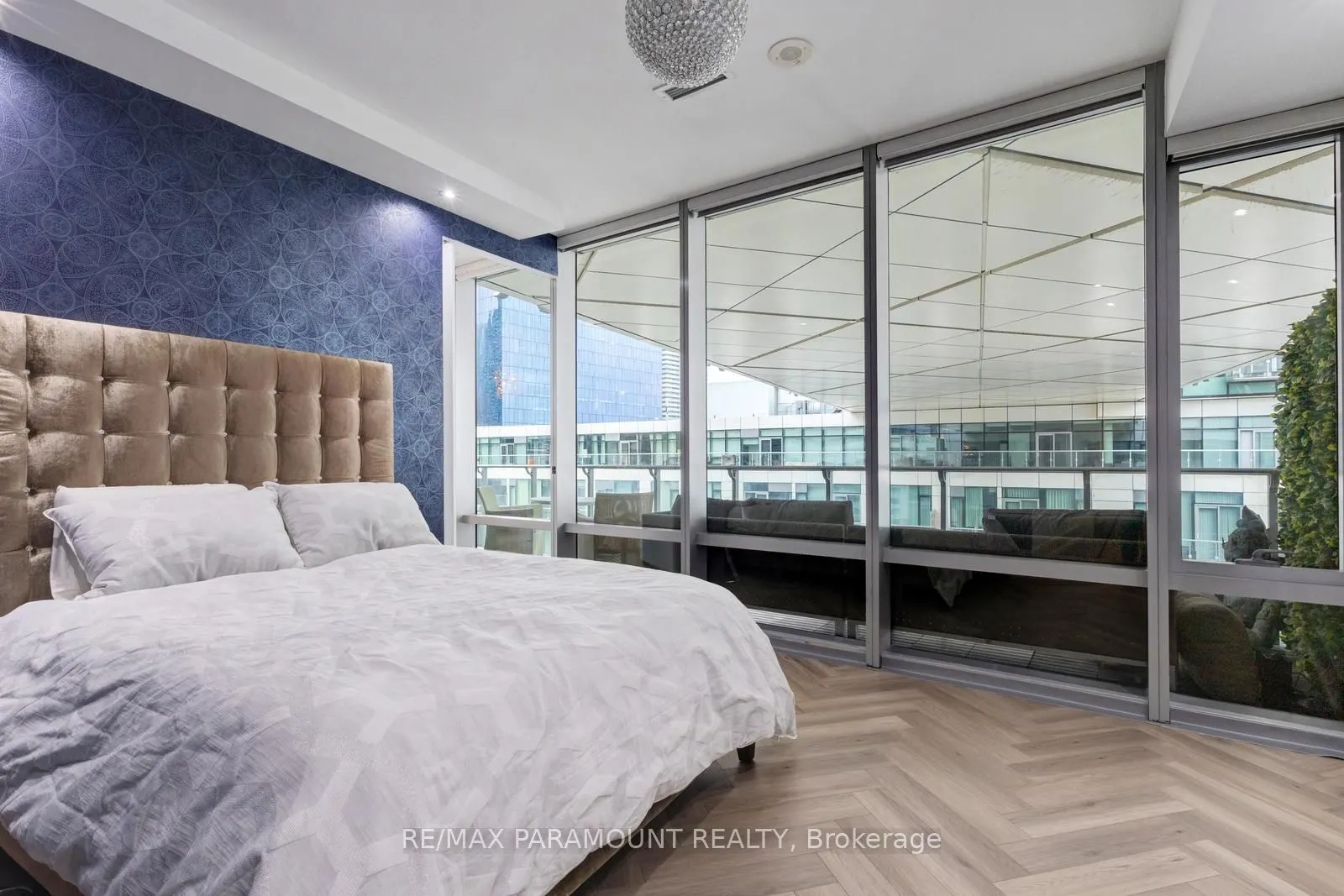 39 Queens Quay E, #1101