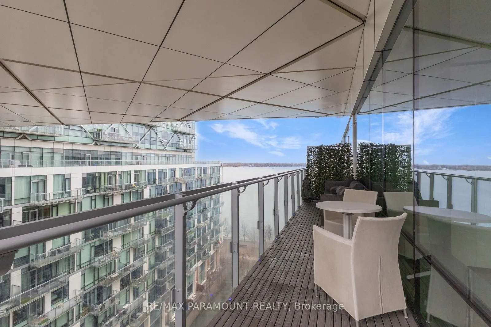 39 Queens Quay E, #1101