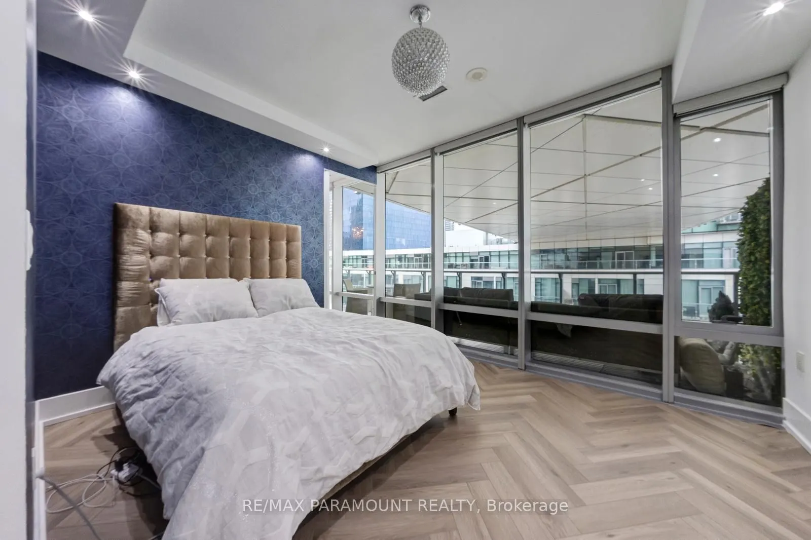 39 Queens Quay E, #1101