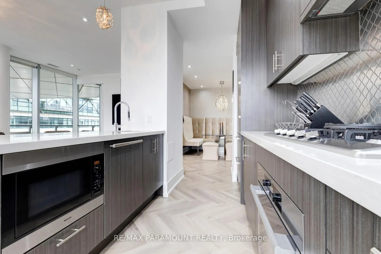 39 Queens Quay E, #1101