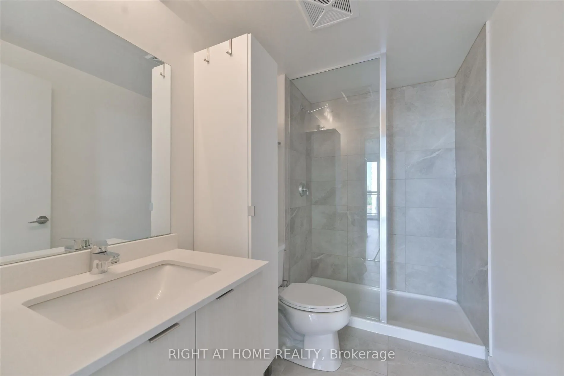 3237 Bayview Avenue, #507