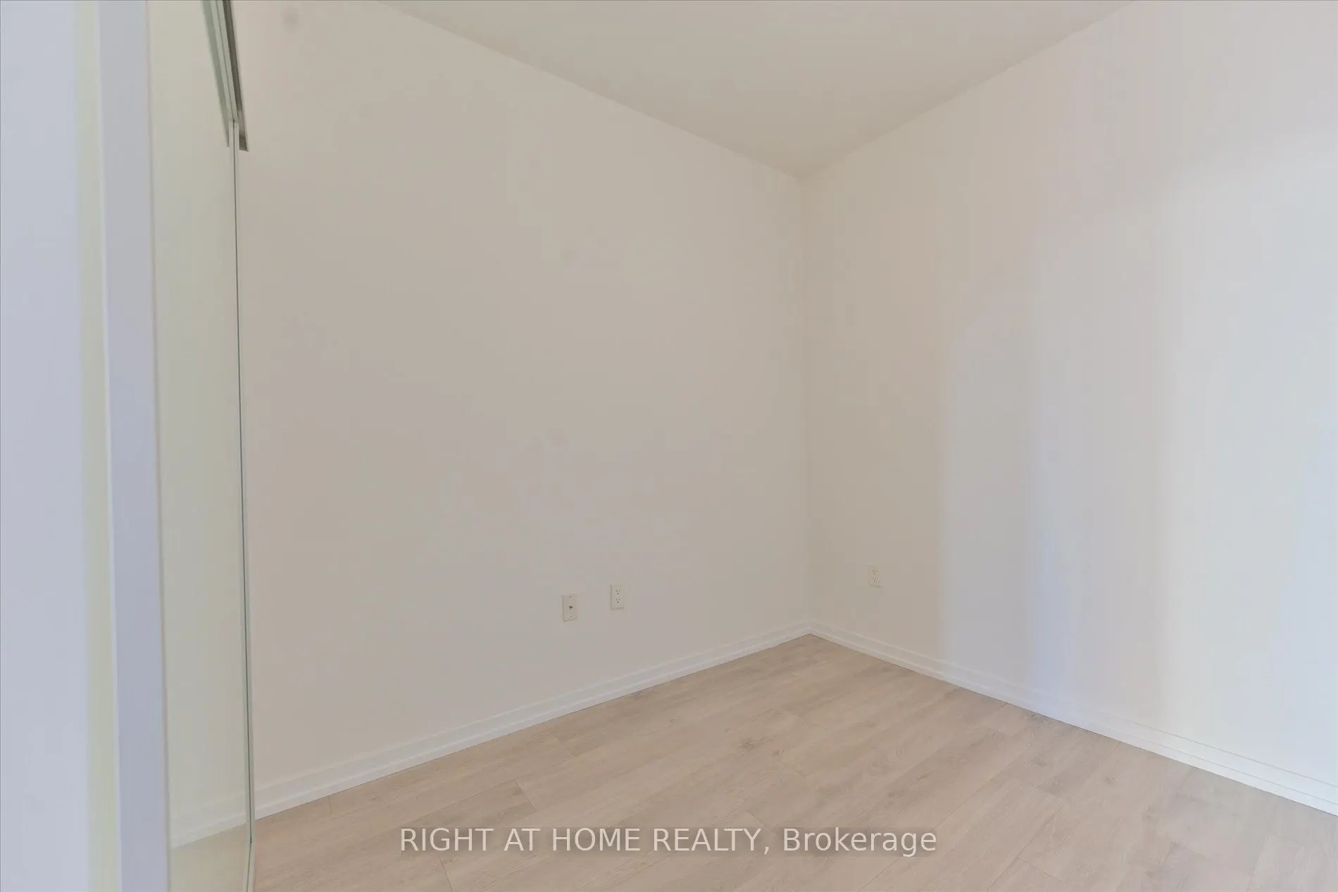 3237 Bayview Avenue, #507