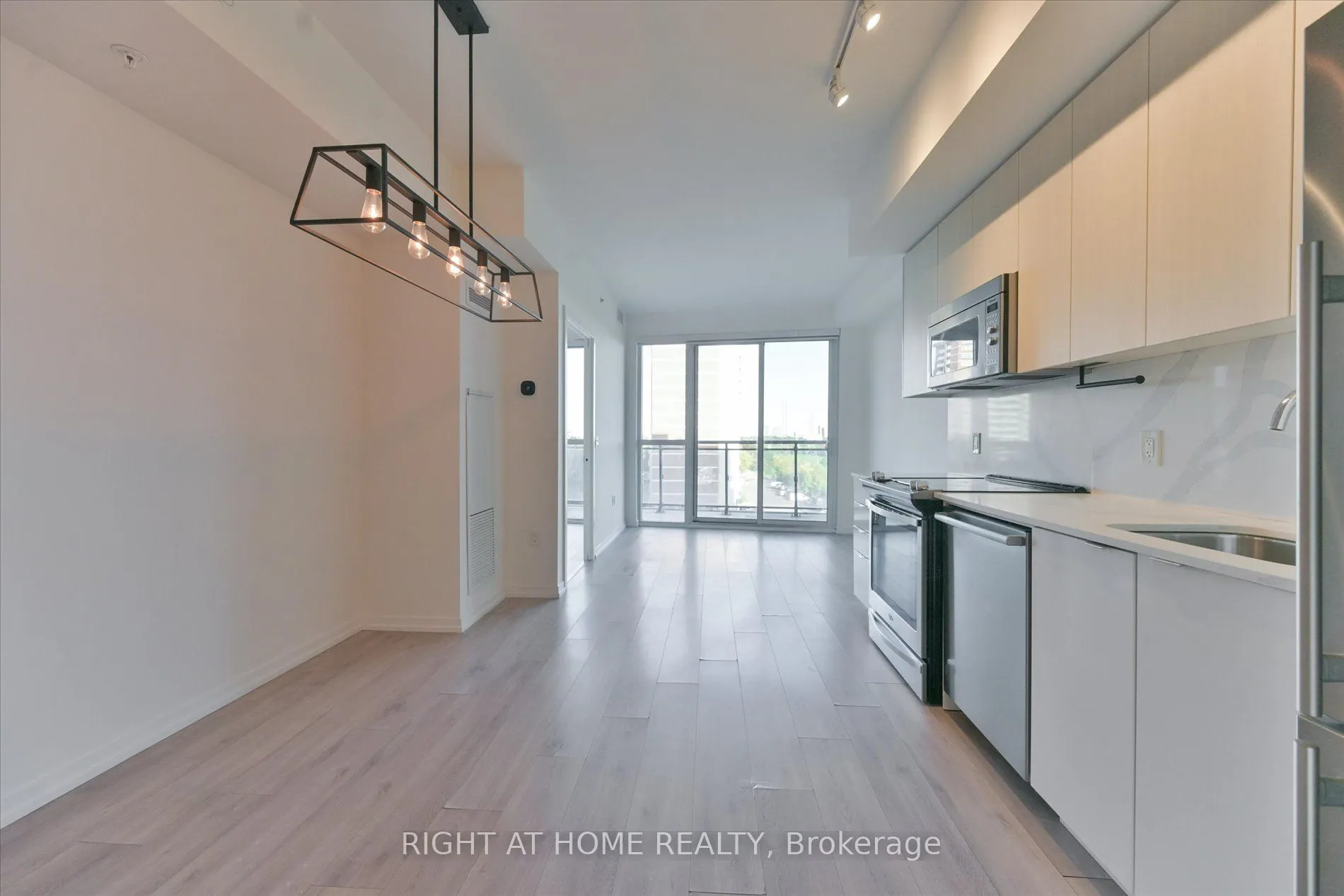 3237 Bayview Avenue, #507