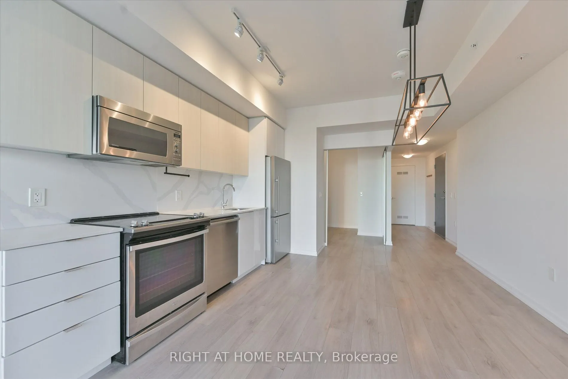 3237 Bayview Avenue, #507