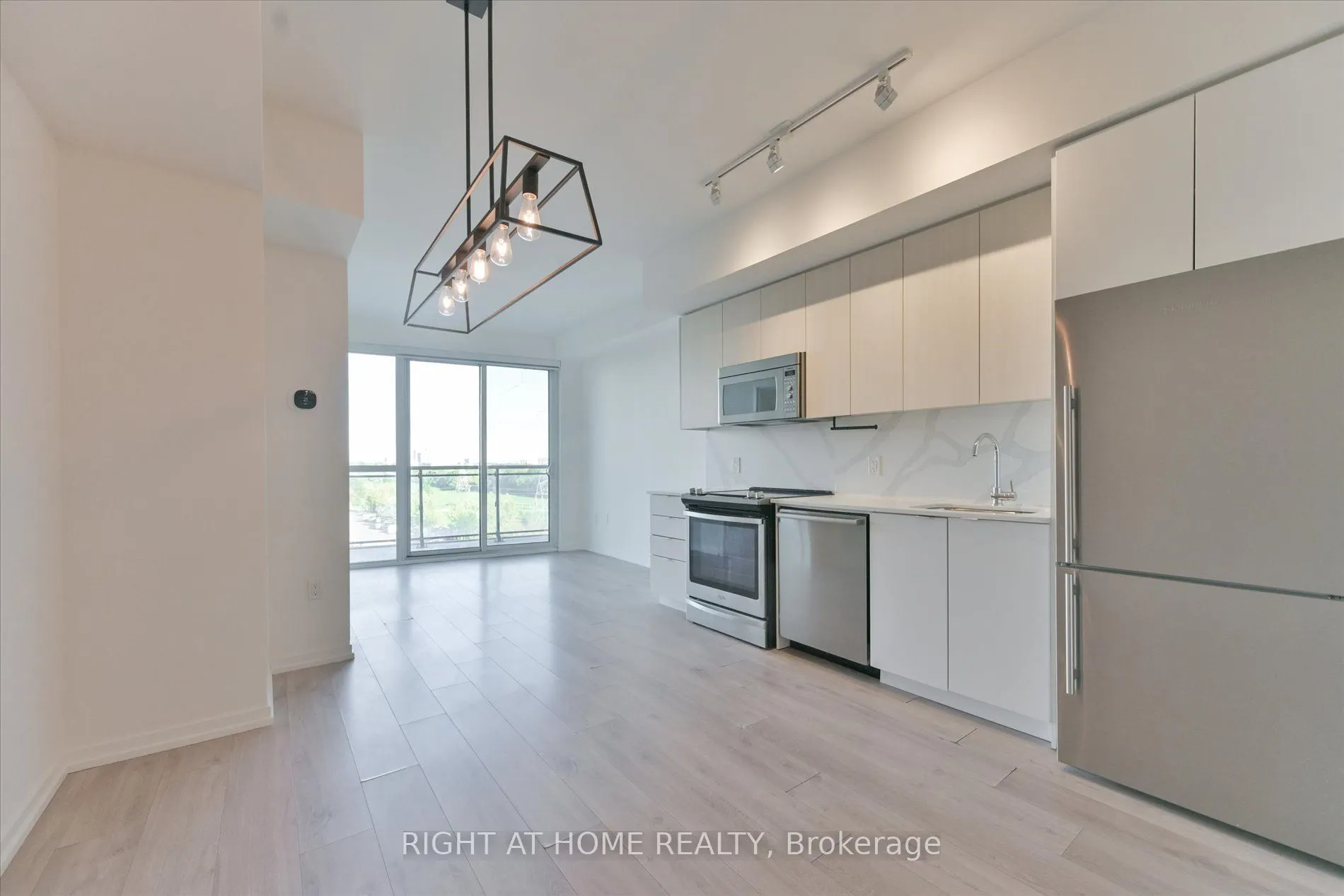 3237 Bayview Avenue, #507