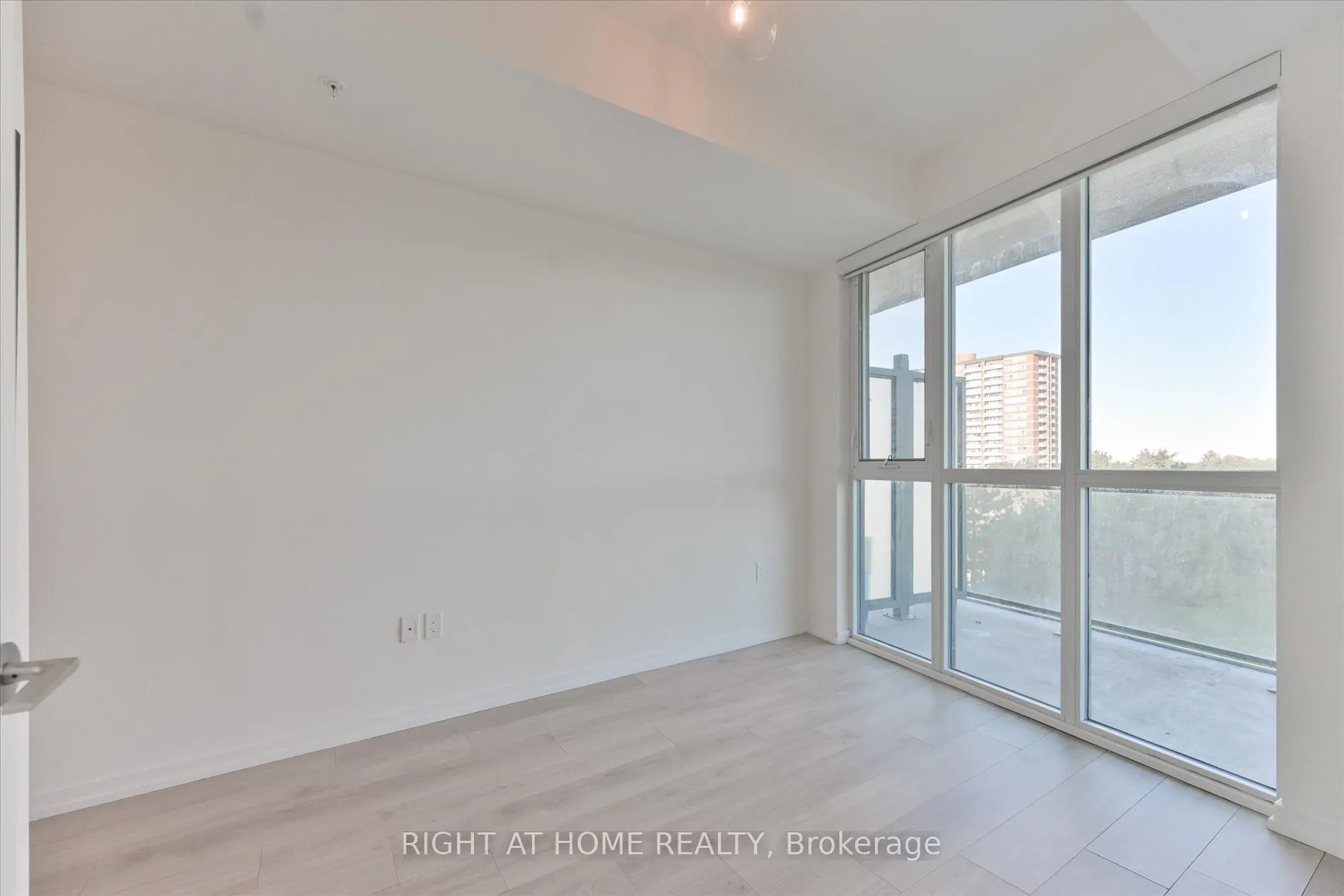 3237 Bayview Avenue, #507