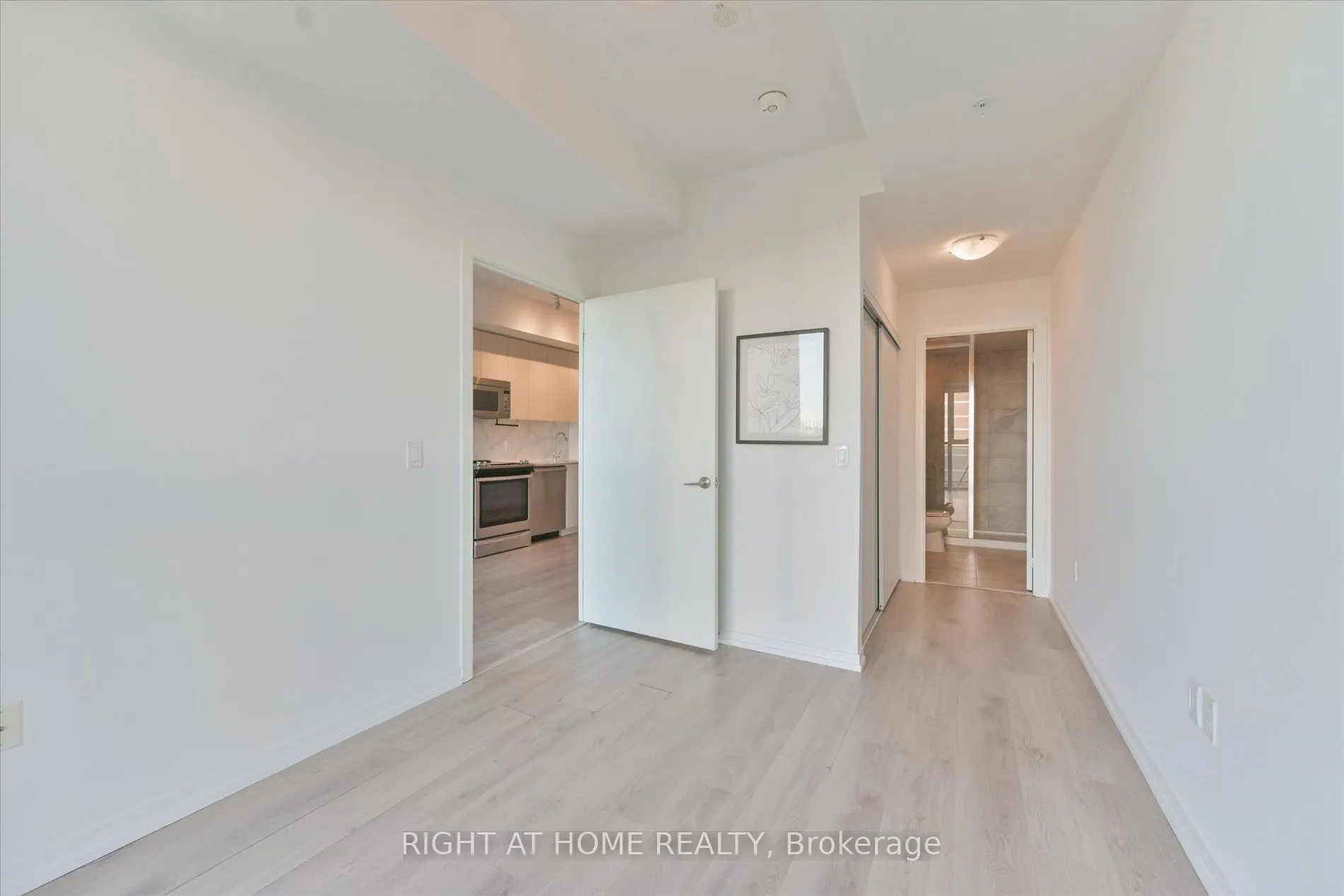 3237 Bayview Avenue, #507