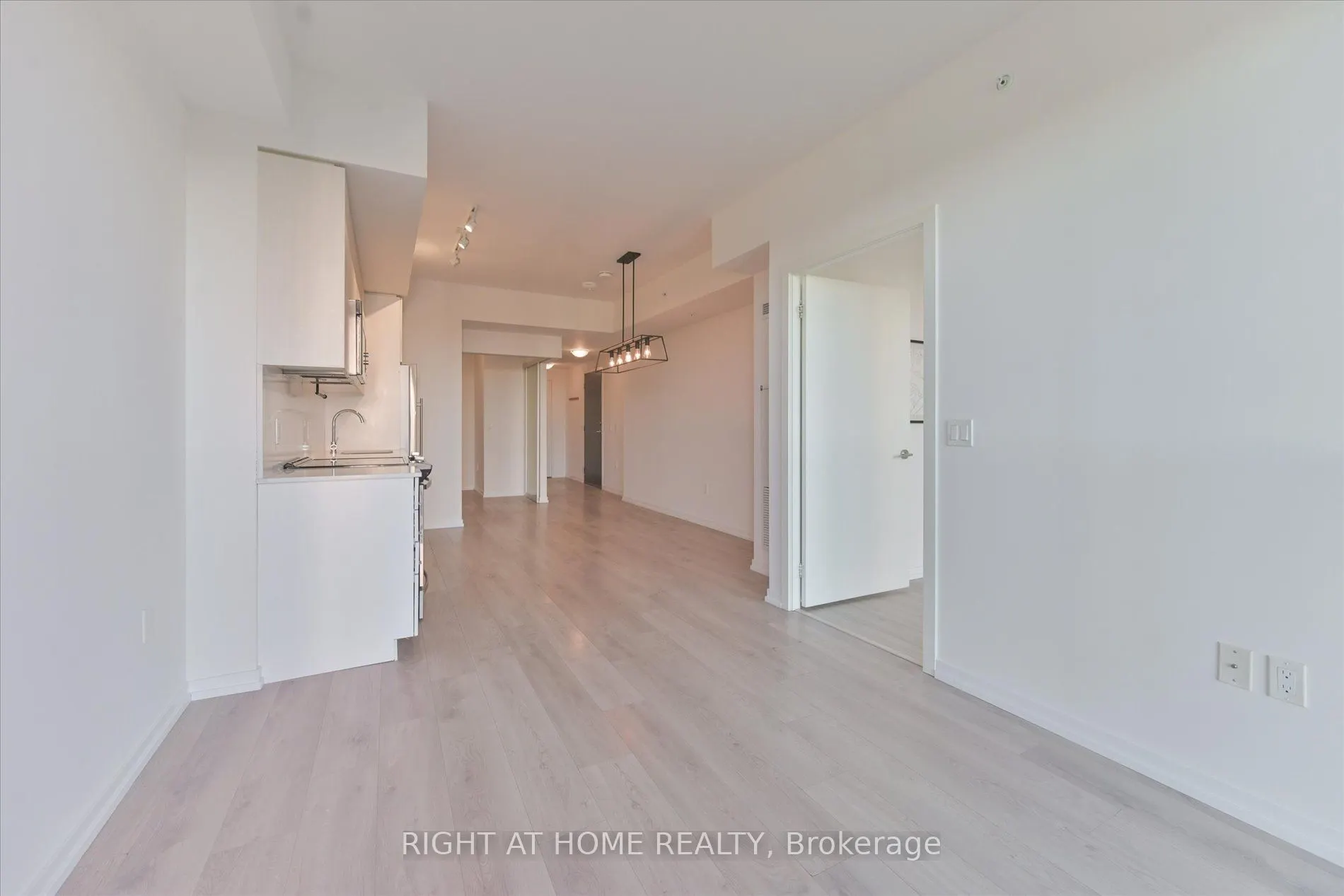 3237 Bayview Avenue, #507