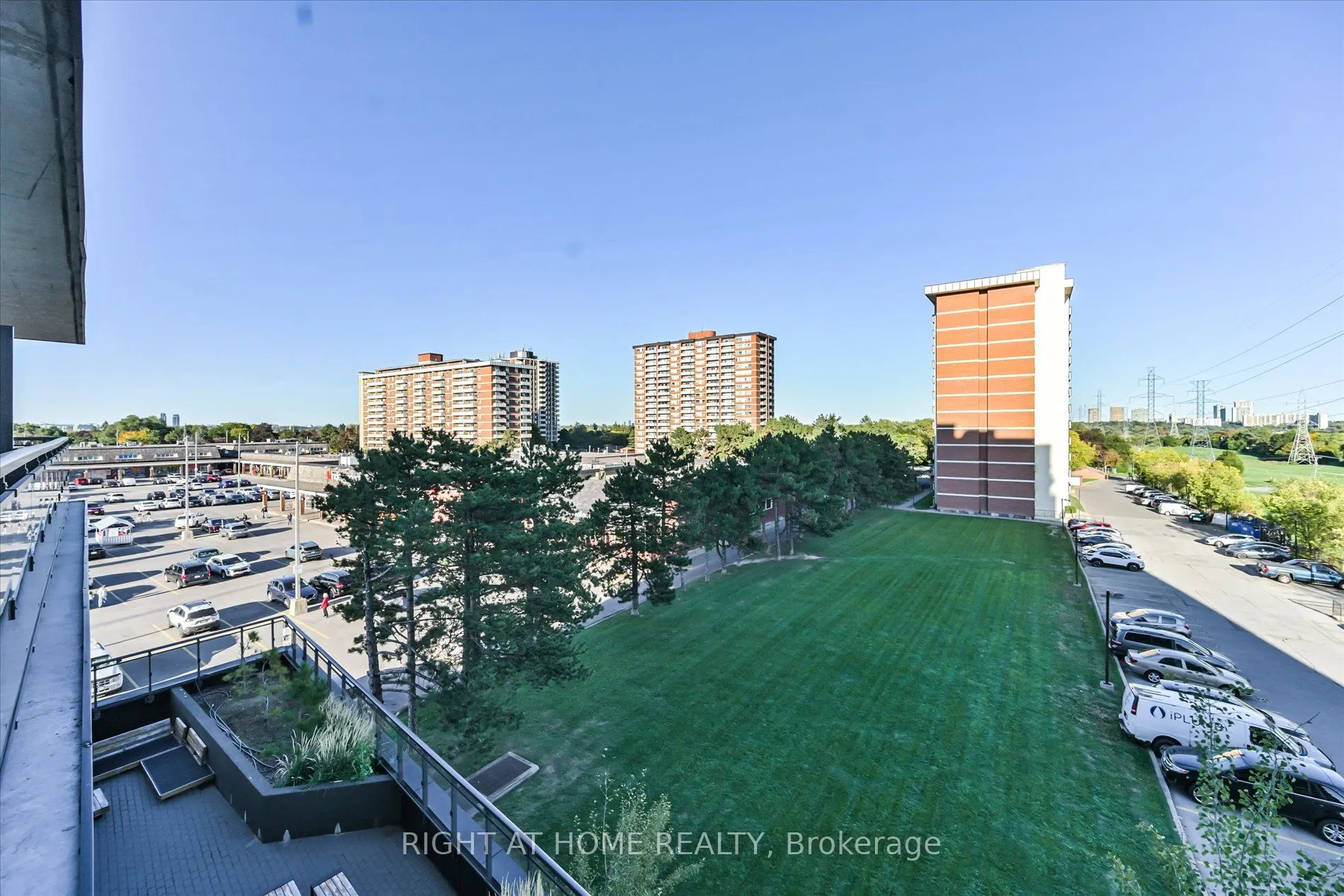3237 Bayview Avenue, #507