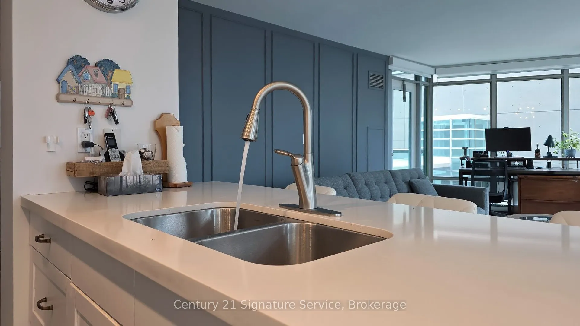 81 Navy Wharf Court, #315