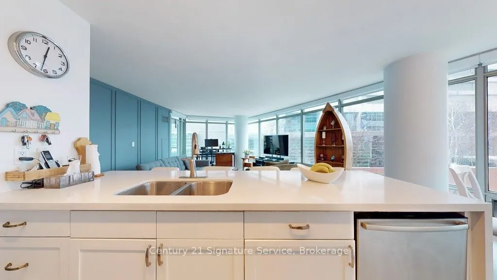 81 Navy Wharf Court, #315