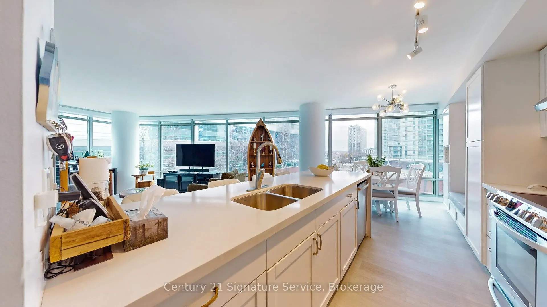 81 Navy Wharf Court, #315