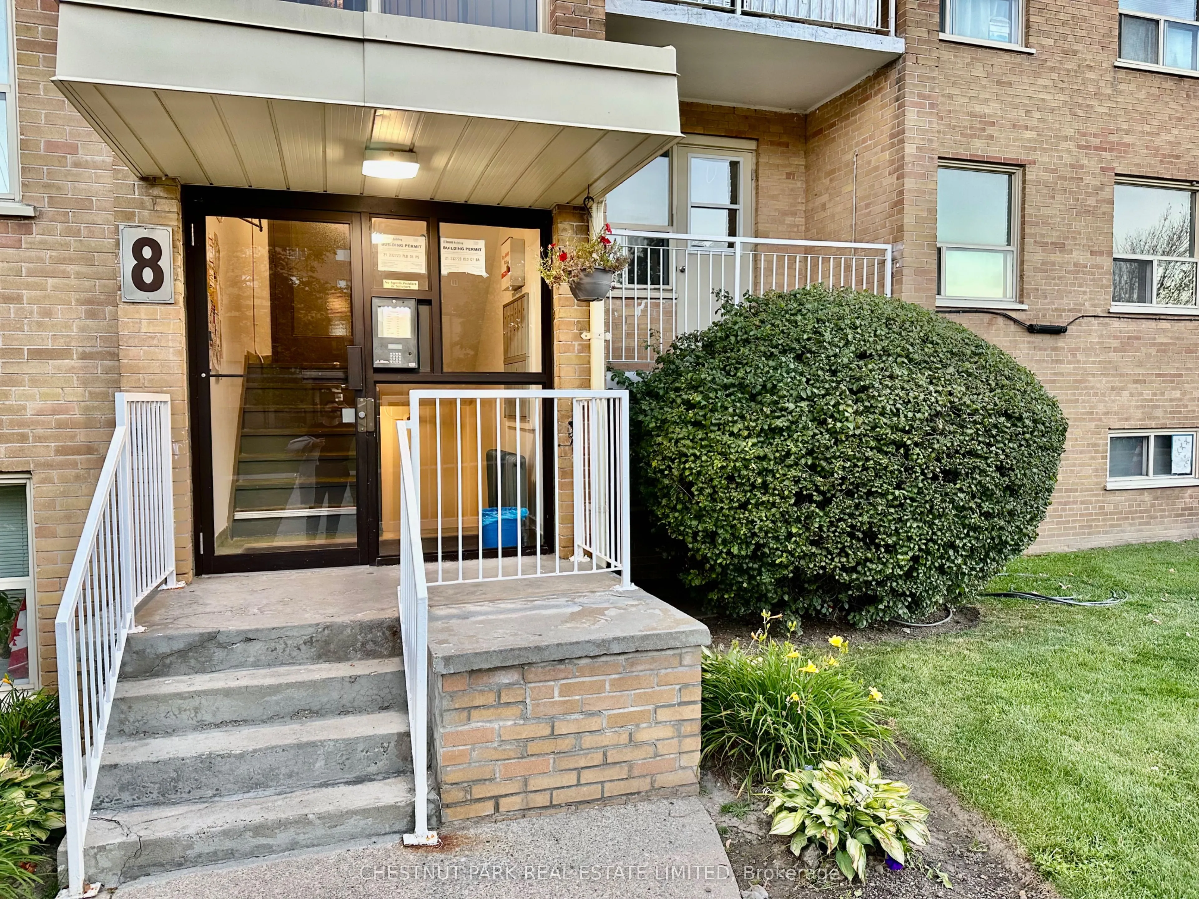 8 Wingreen Court, #4
