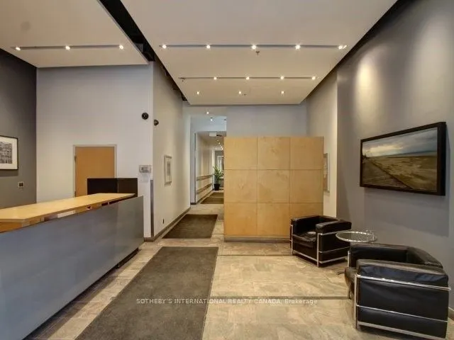 388 Richmond Street W, #725