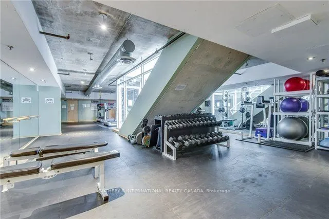 388 Richmond Street W, #725