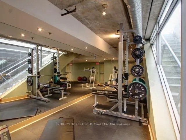 388 Richmond Street W, #725