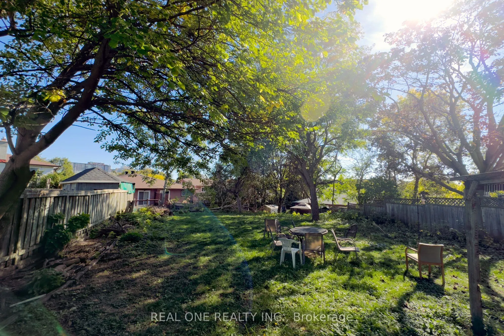27 Tuscarora Drive, #Upper