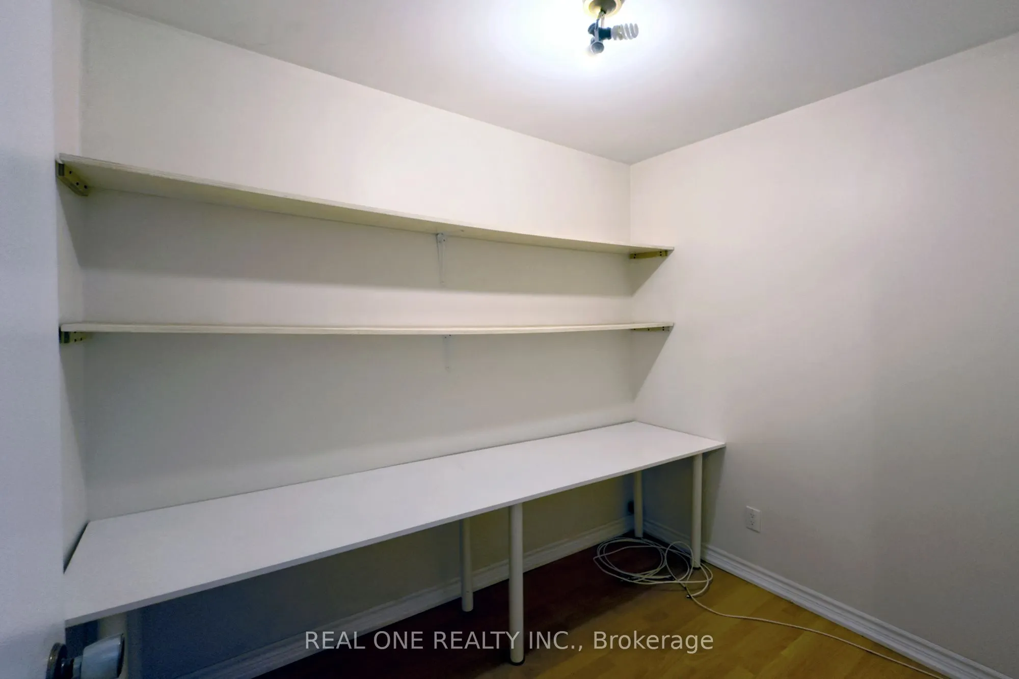 27 Tuscarora Drive, #Upper