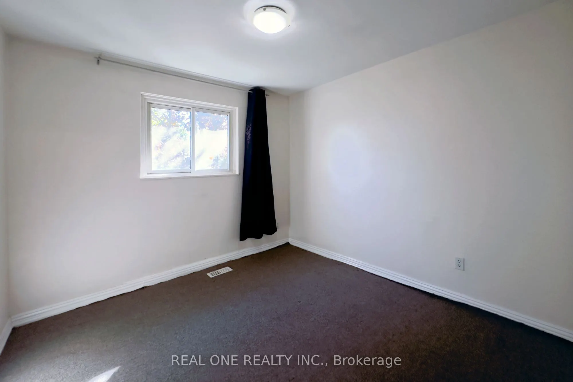 27 Tuscarora Drive, #Upper