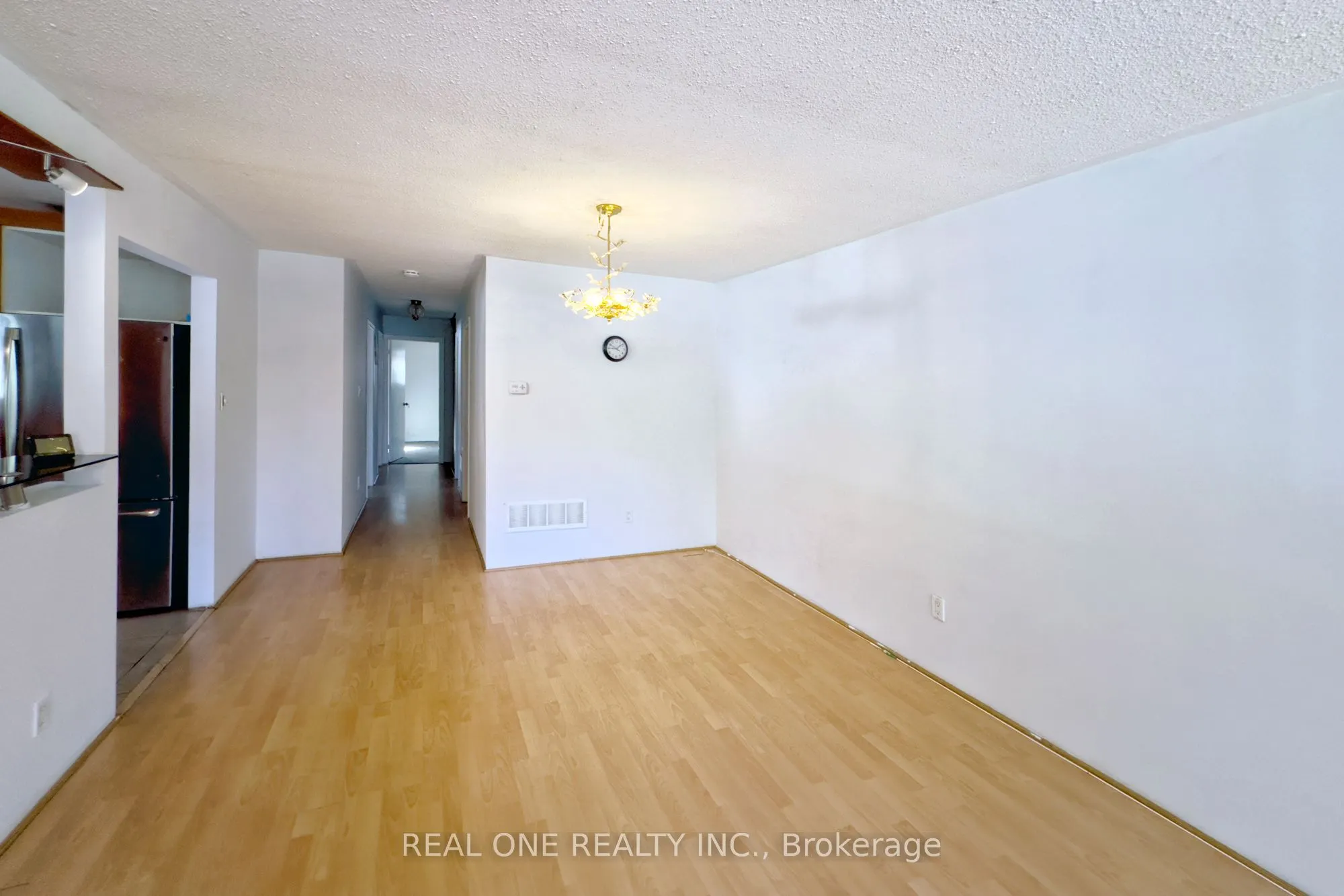 27 Tuscarora Drive, #Upper