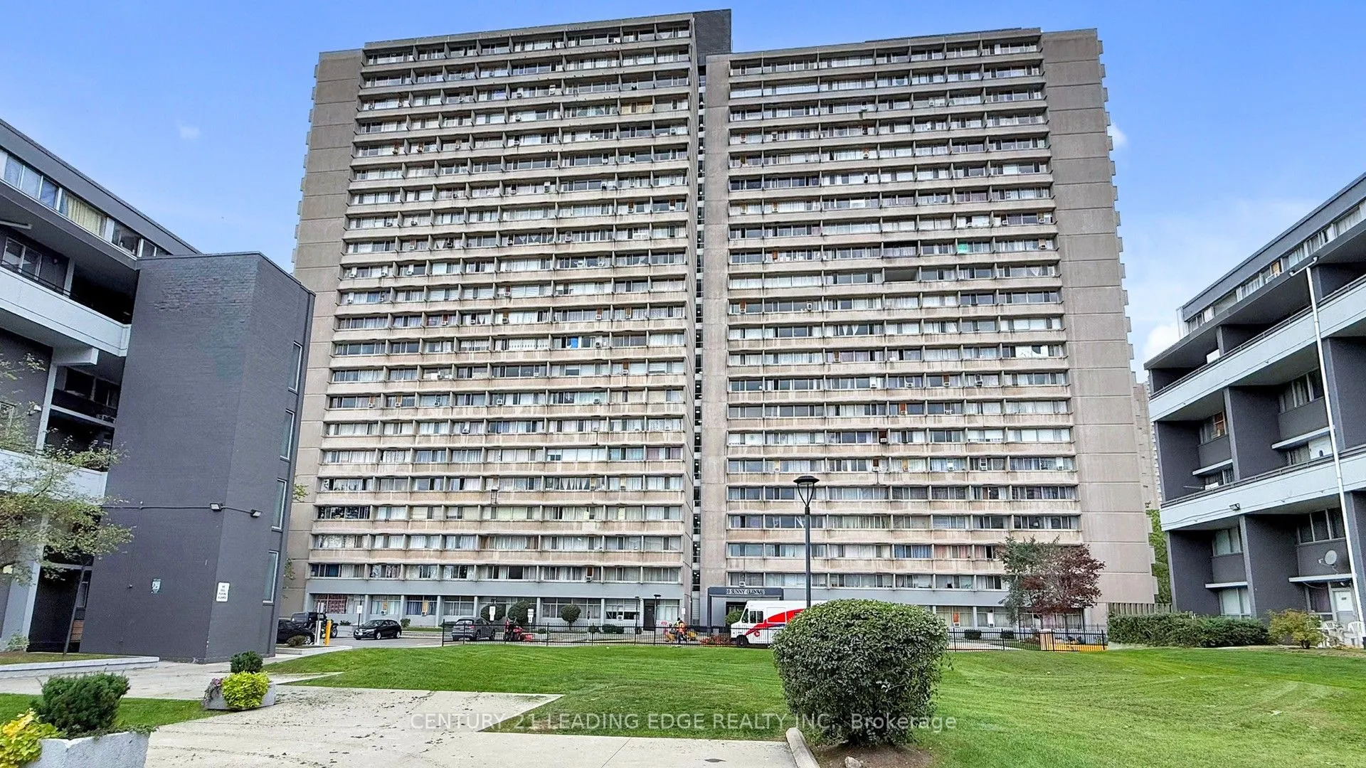 10 Sunny Glenway, #1202