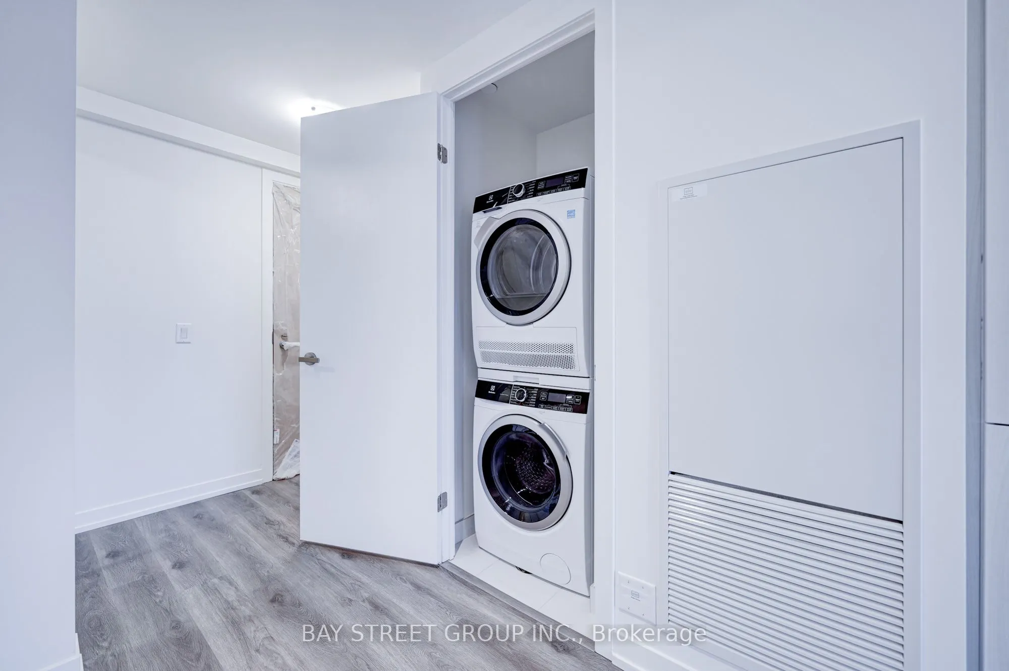 138 Downes Street, #2501