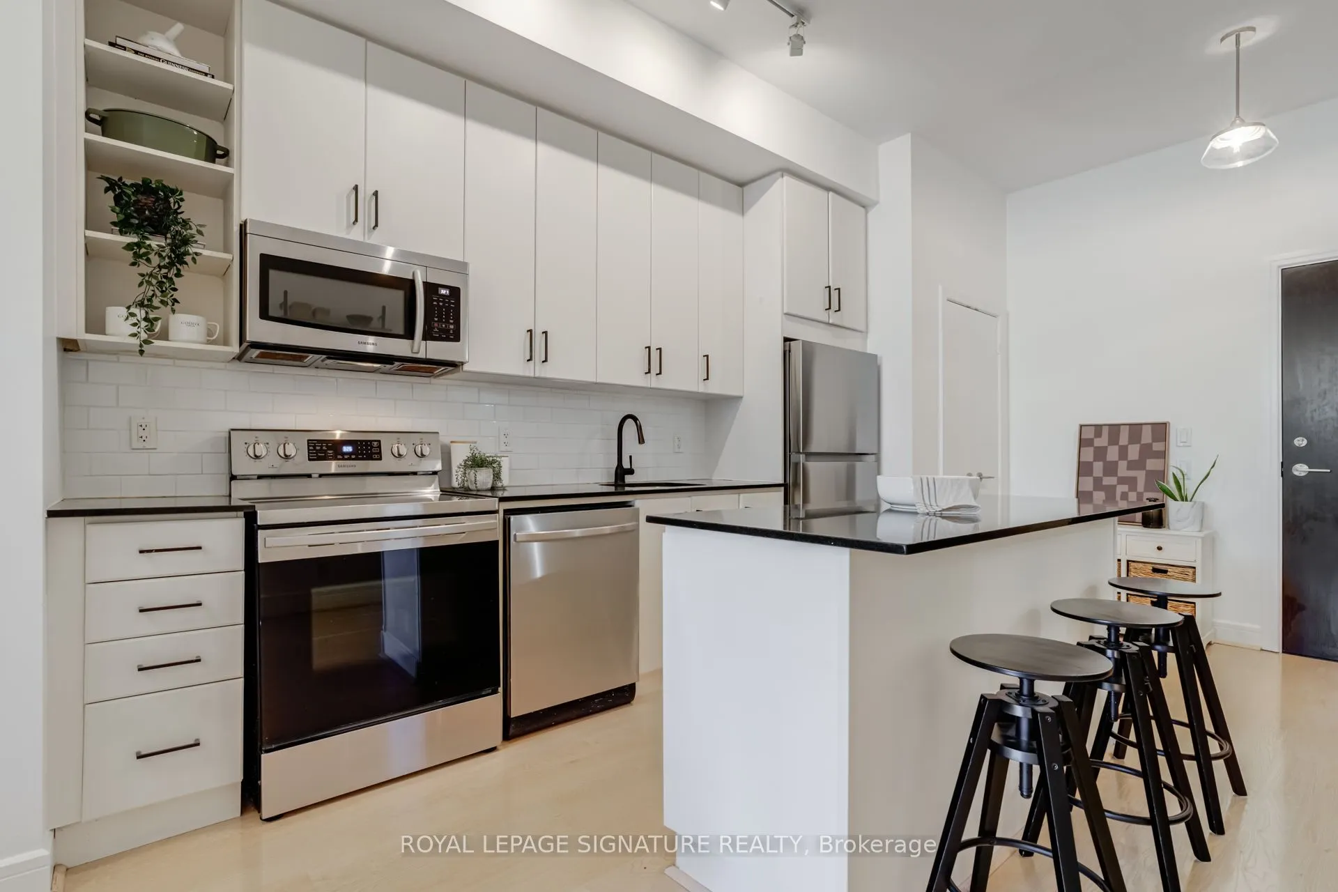 112 George Street, #S203
