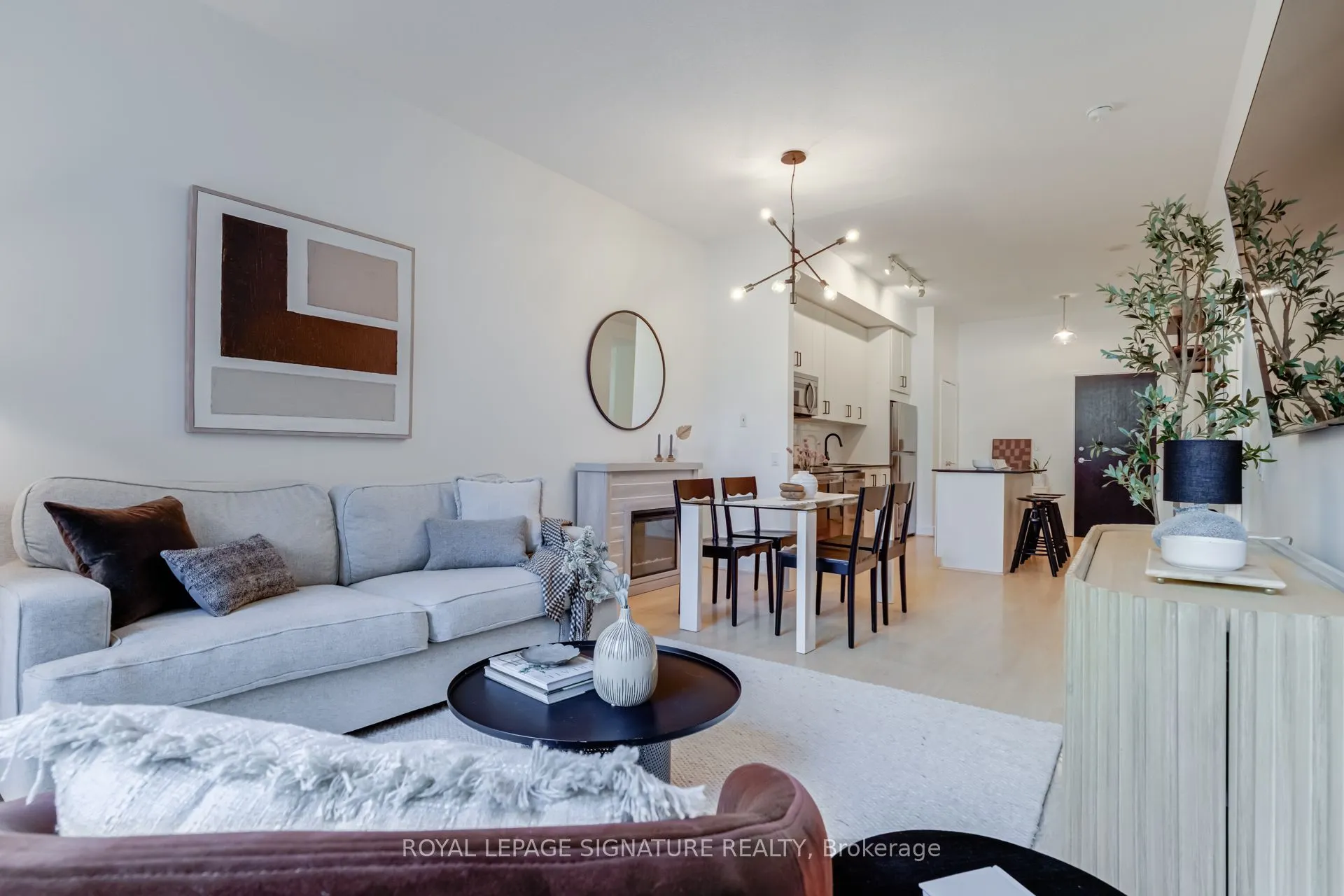 112 George Street, #S203