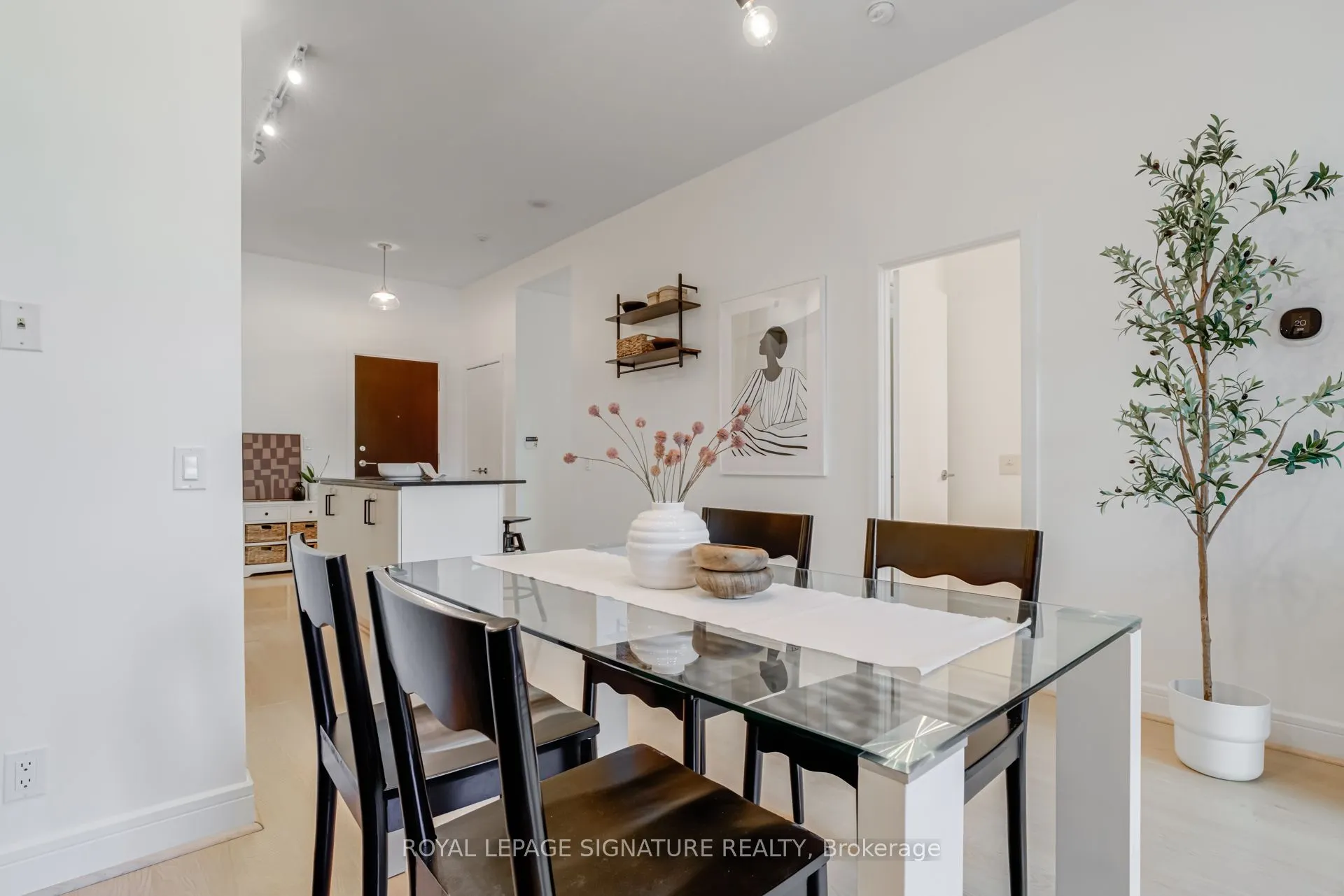 112 George Street, #S203