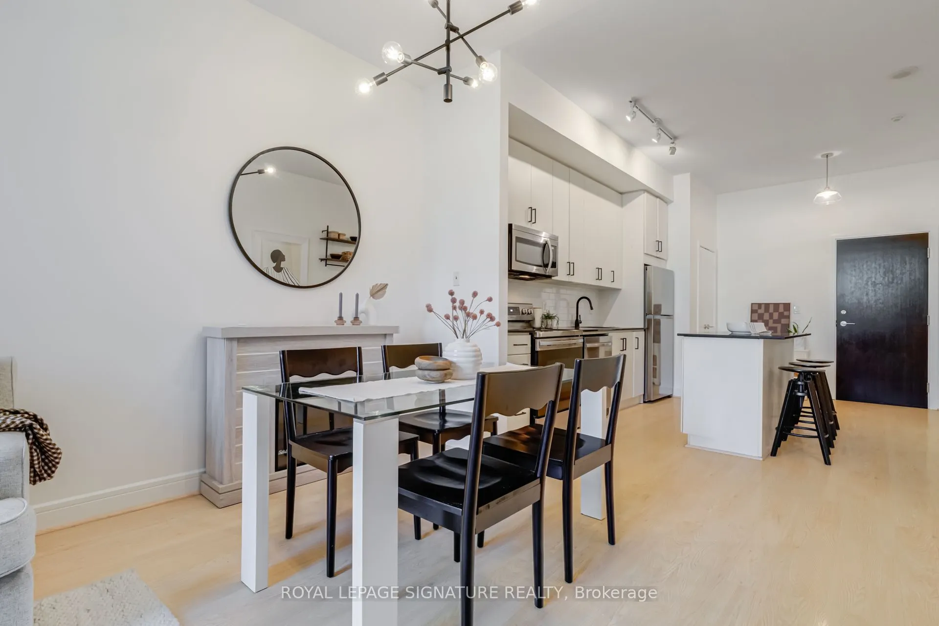 112 George Street, #S203