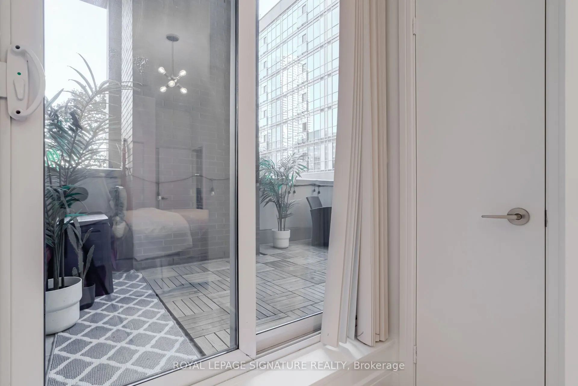 112 George Street, #S203