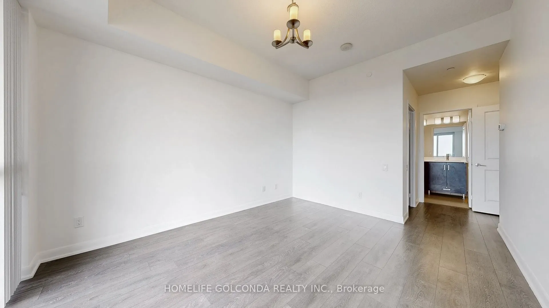 5168 Yonge Street, #LPH107