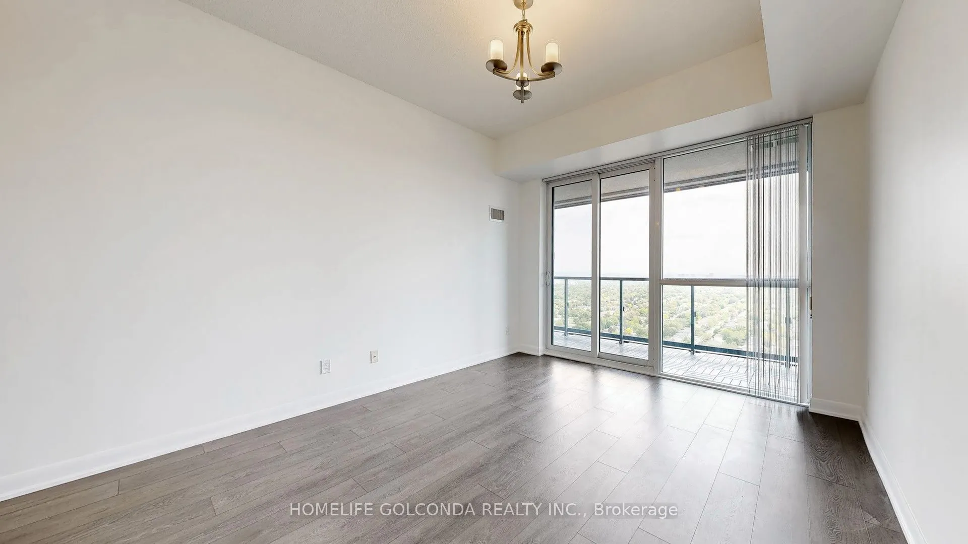 5168 Yonge Street, #LPH107