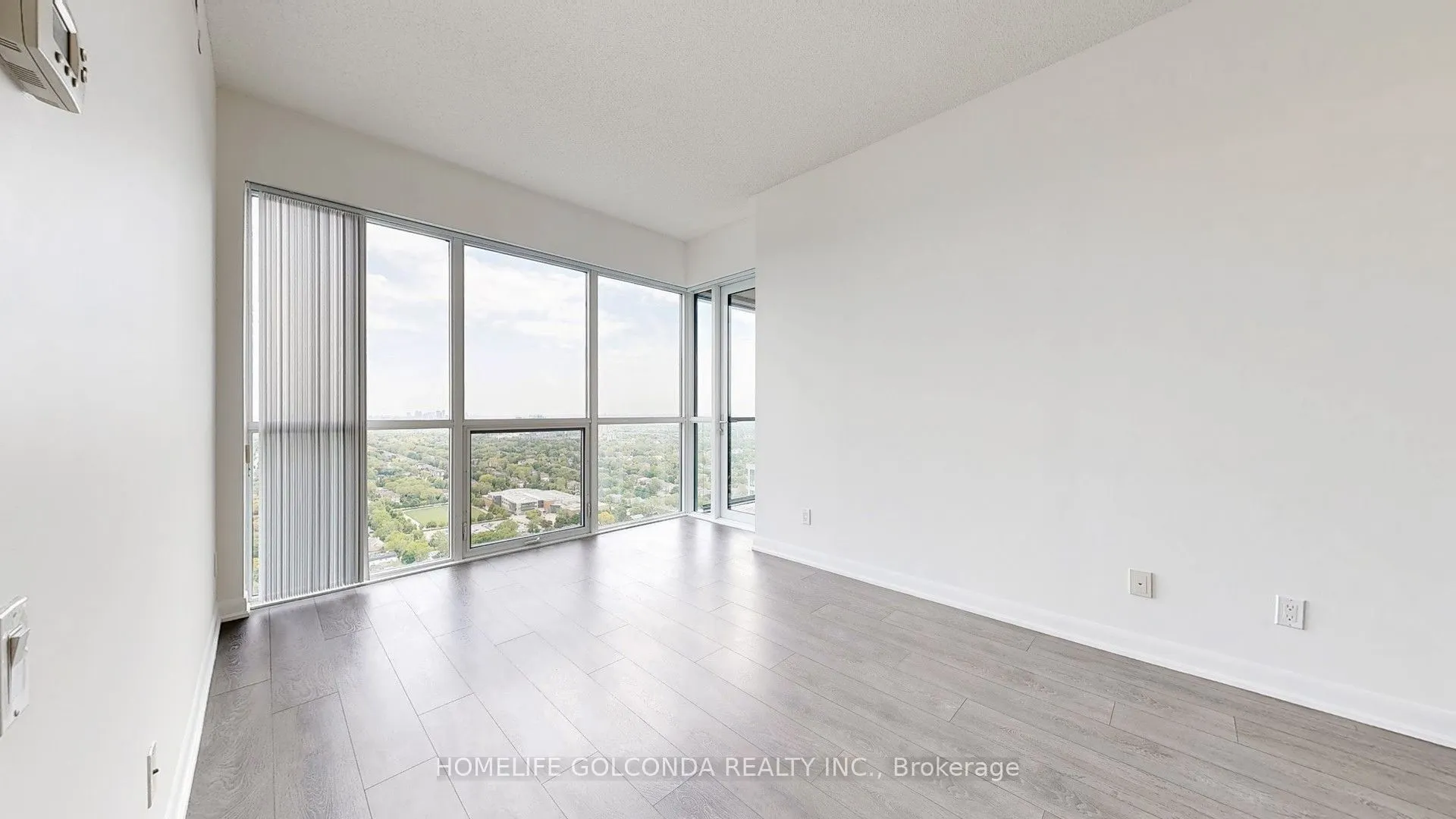 5168 Yonge Street, #LPH107