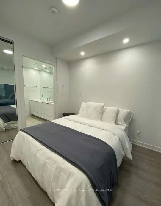 609 Avenue Road, #408