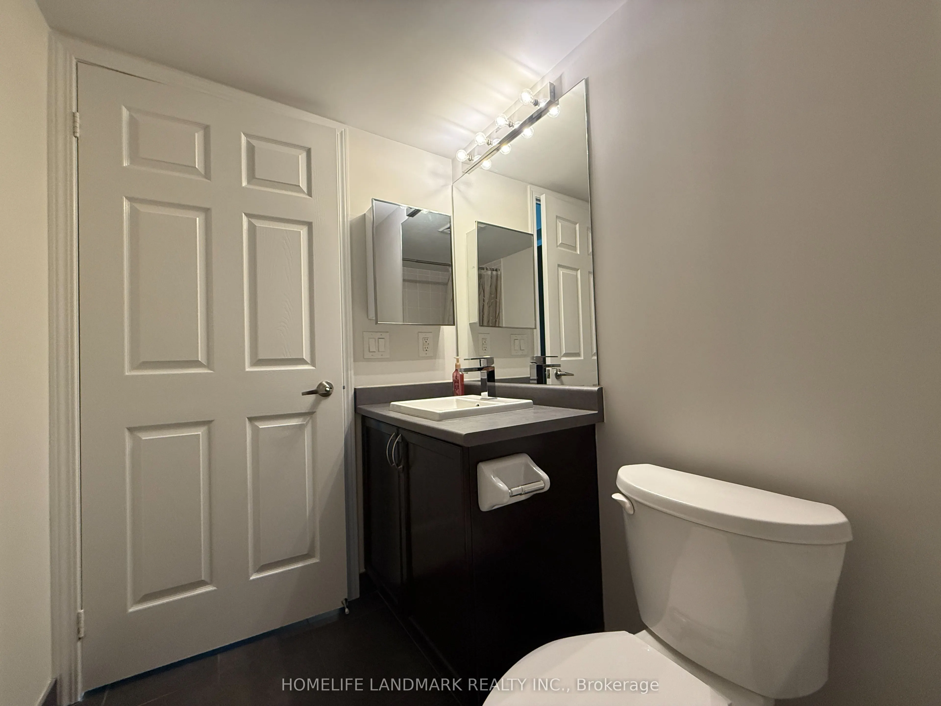 19 Grand Trunk Crescent, #2605