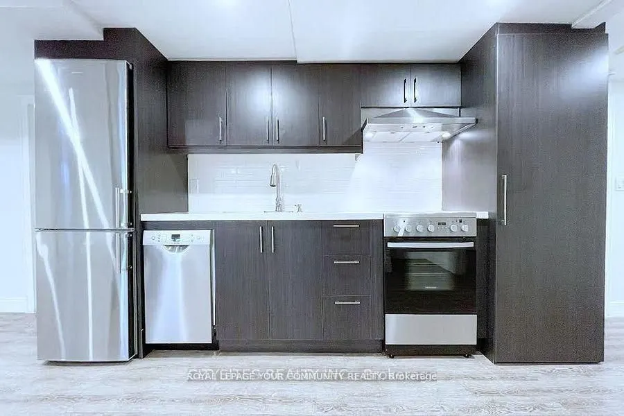 299 Rosewell Avenue E, #Lower