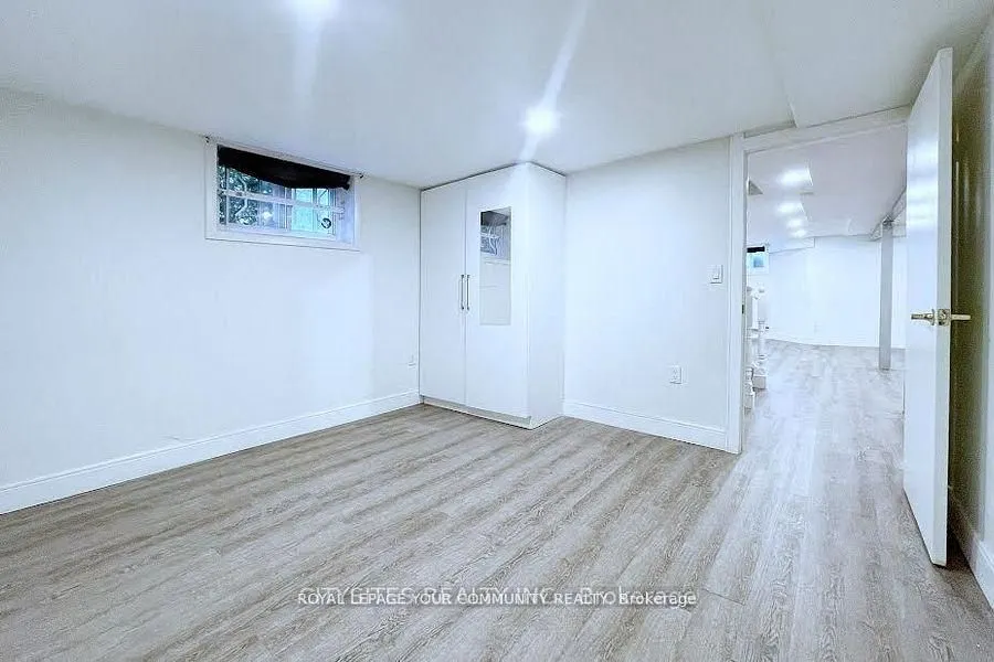 299 Rosewell Avenue E, #Lower