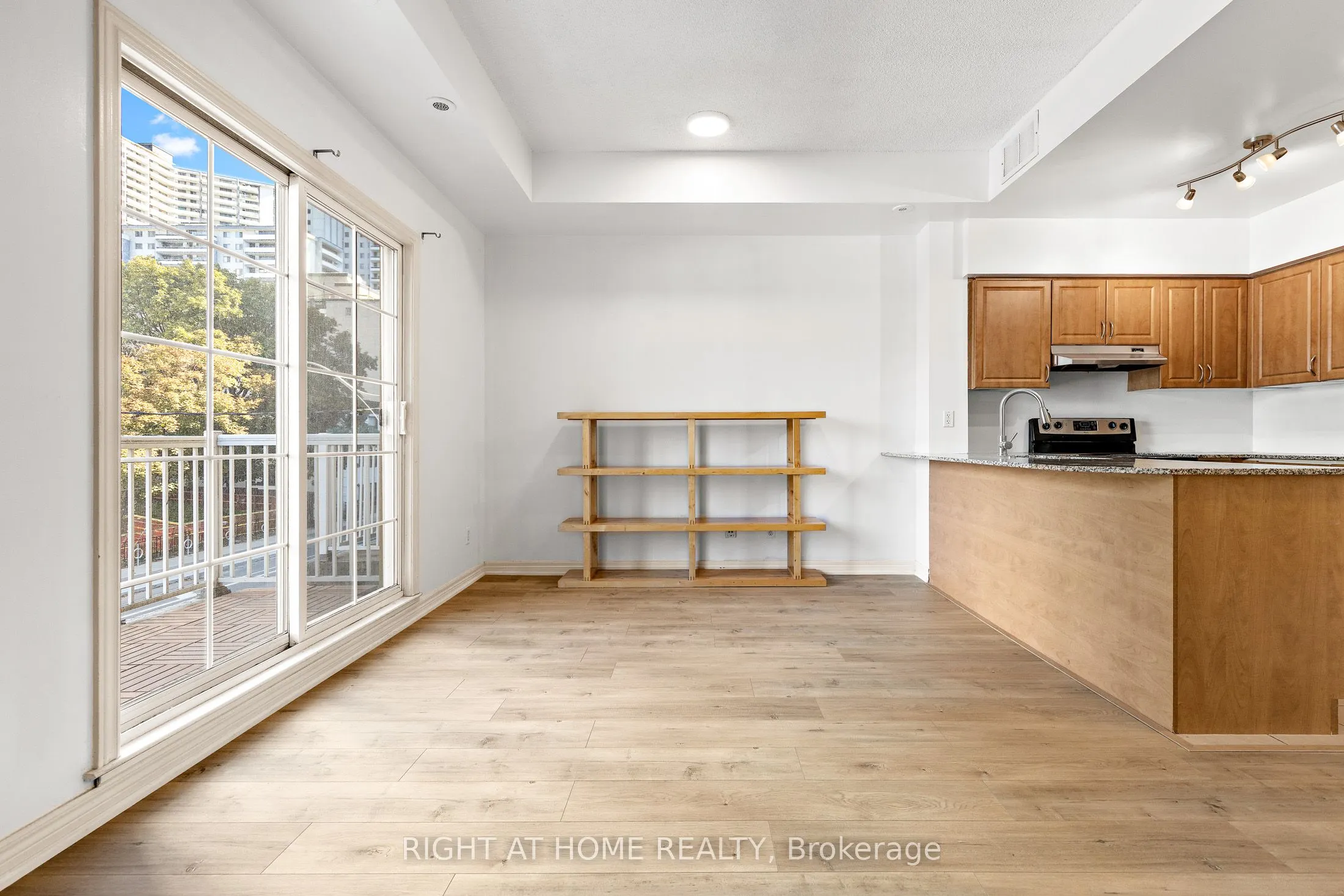 205 Wellesley Street E, #205