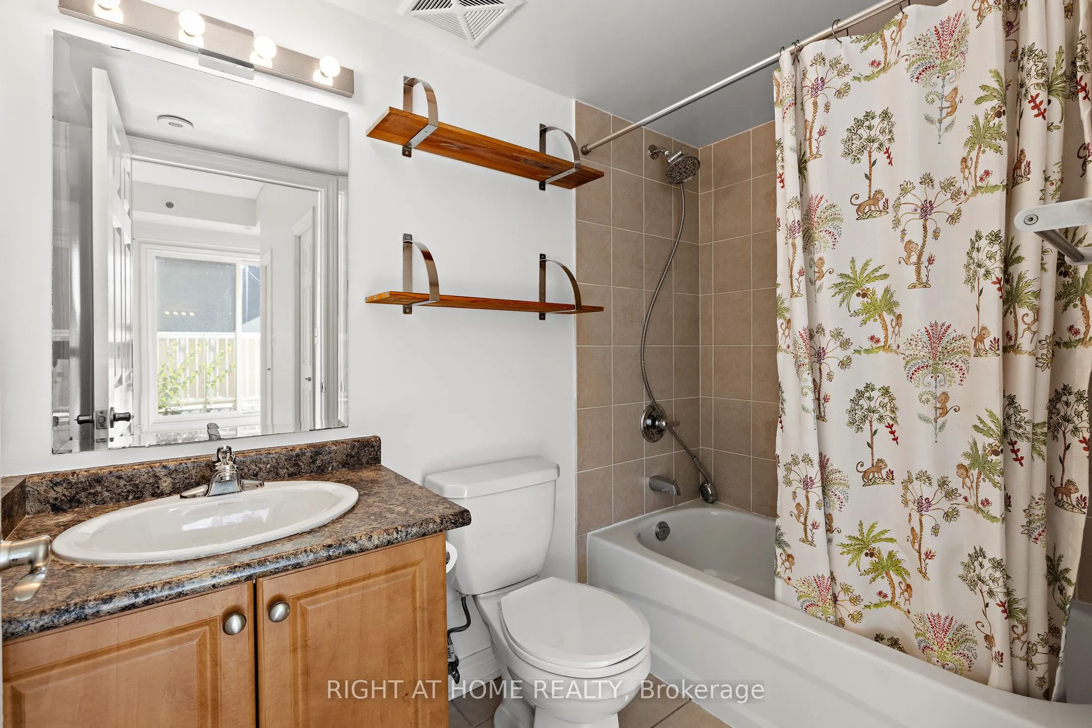 205 Wellesley Street E, #205