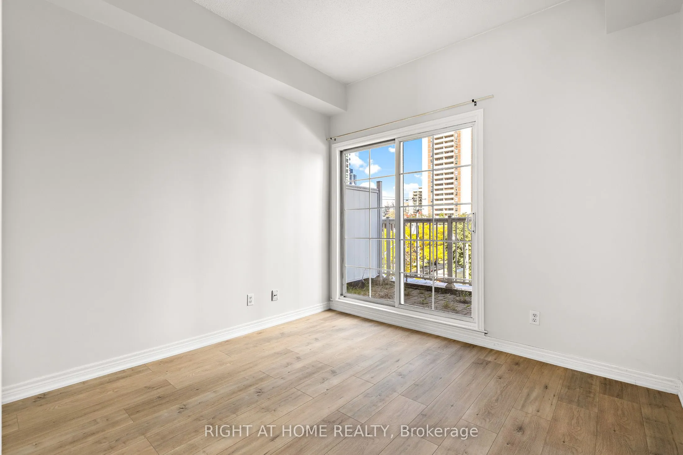 205 Wellesley Street E, #205