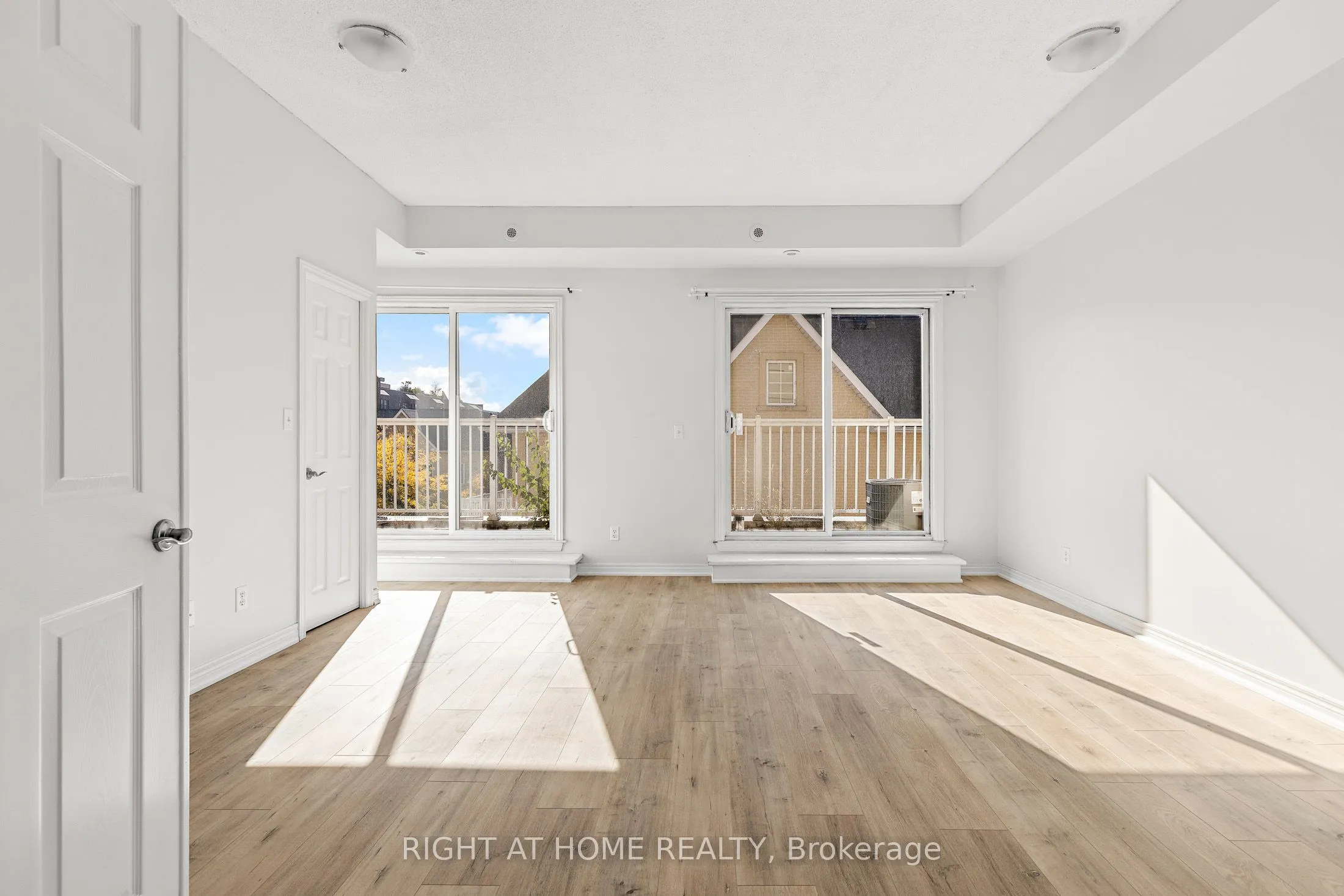 205 Wellesley Street E, #205
