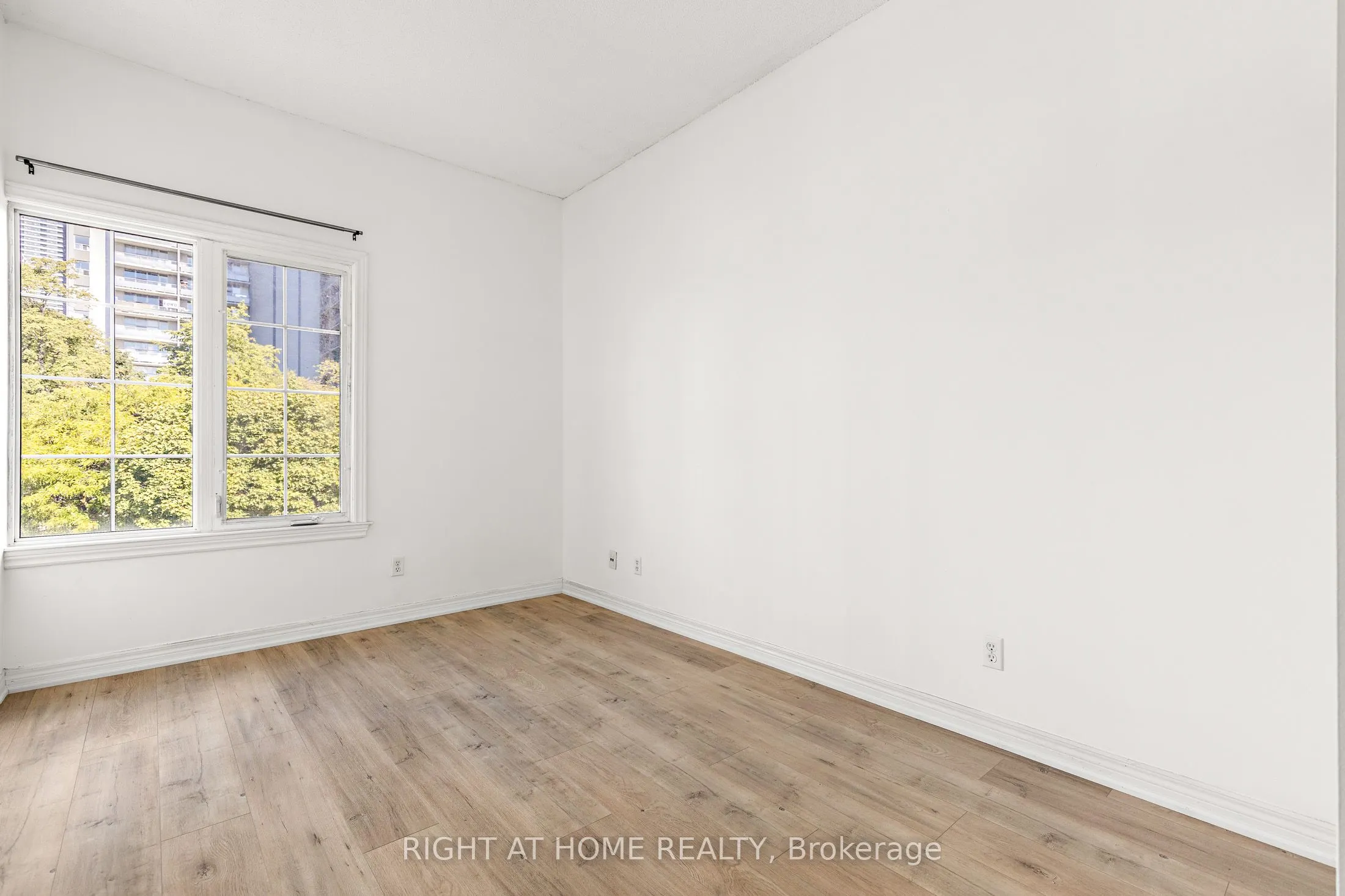 205 Wellesley Street E, #205